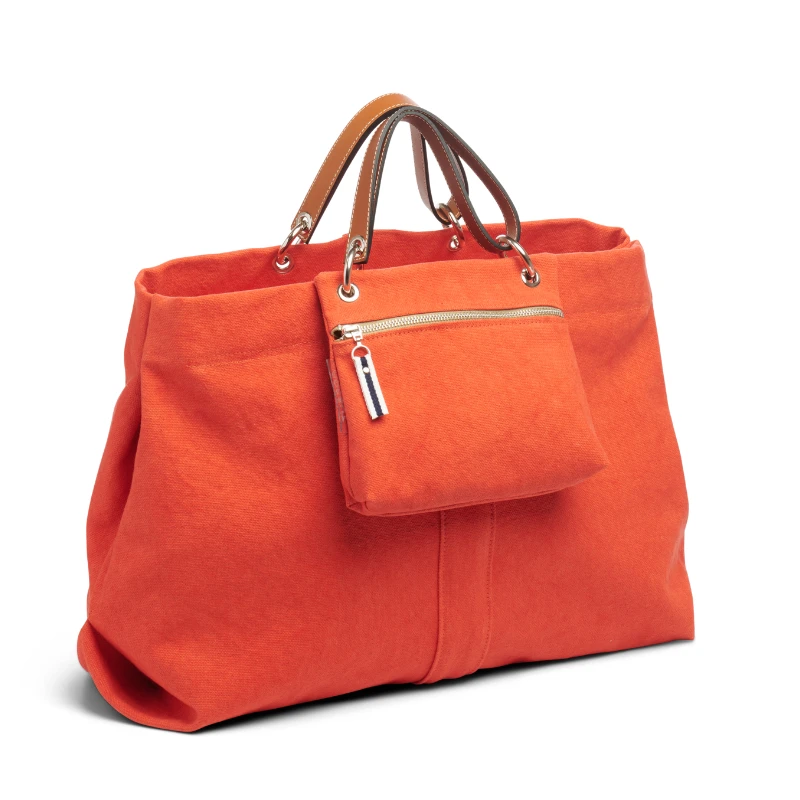 Une idée cadeau pour la fête des mères, un sac corail et sa pochette en coton corail.