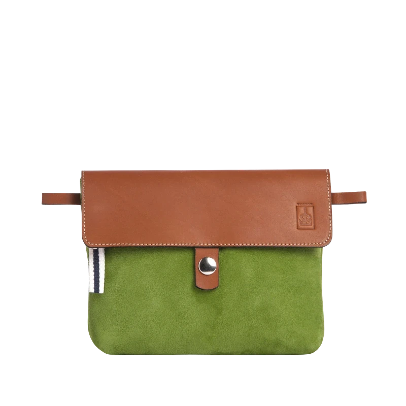pochette amovible en cuir nubuck veau vert prairie et son rabat en cuir gold