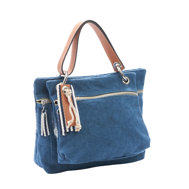 pochette yole en coton bleu canard accrochee à un equipier bleu canard et à une anse en cuir naturel gold
