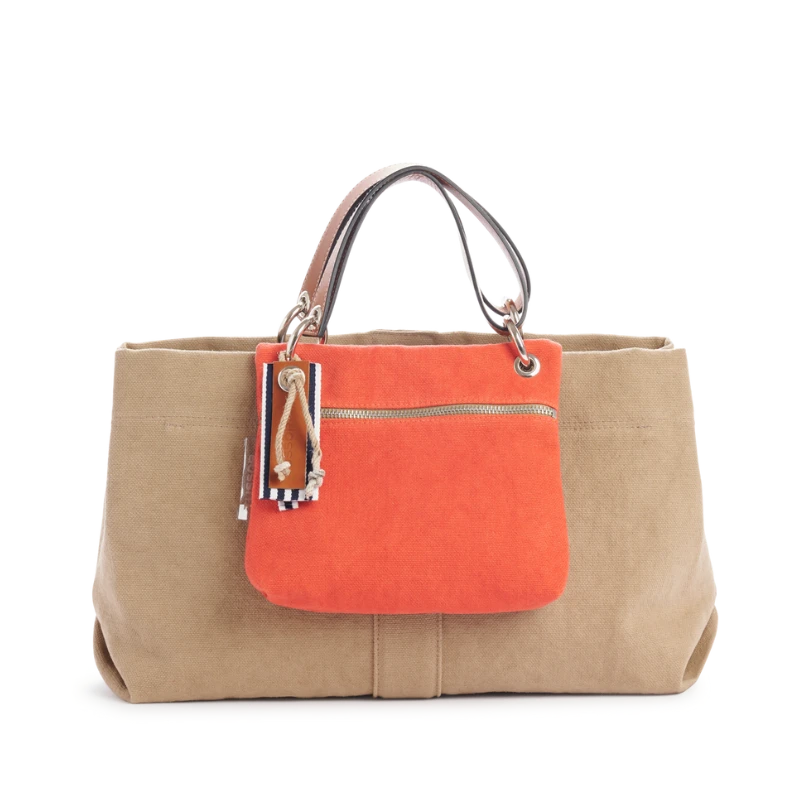 pochette yole en coton corail accrochee à un sac canotage medium sable