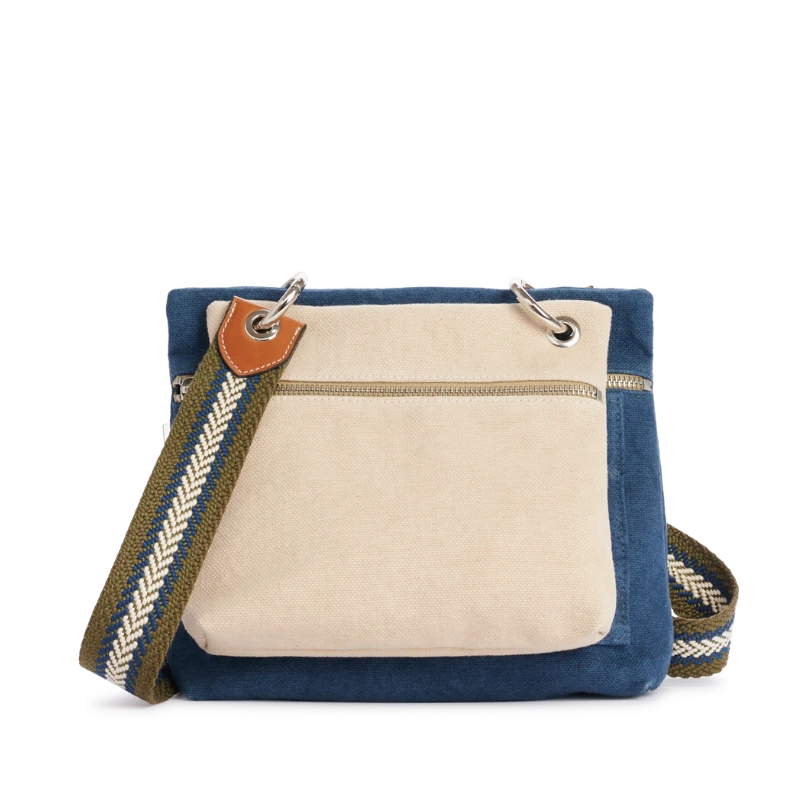 pochette yole en coton grege accrochee à un equipier bleu canard et sa sangle tribal army