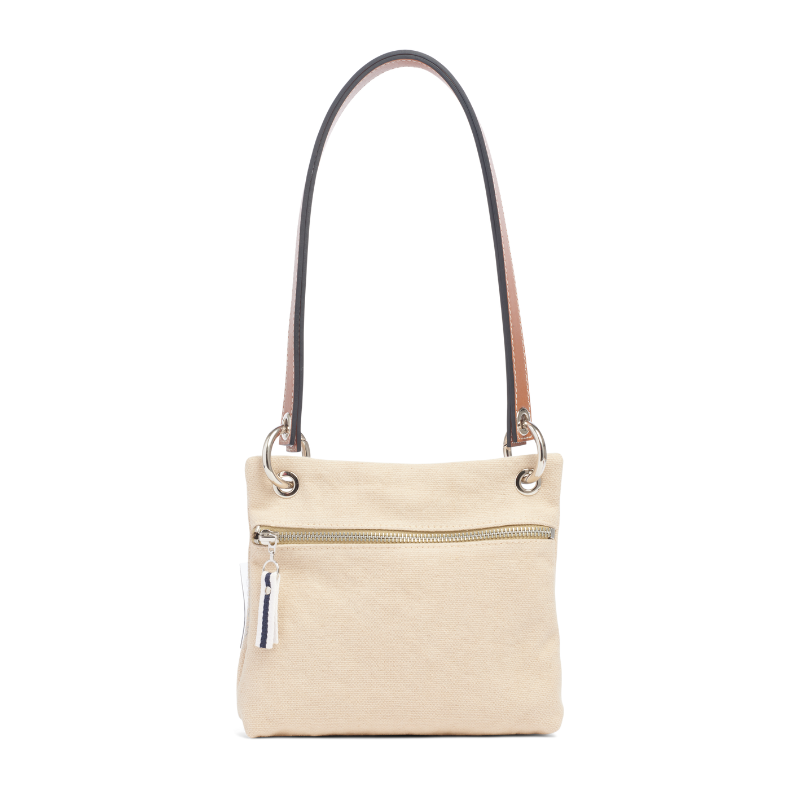 pochette yole en coton grege accrochee à une anse canotage en cuir gold par des mousquetons